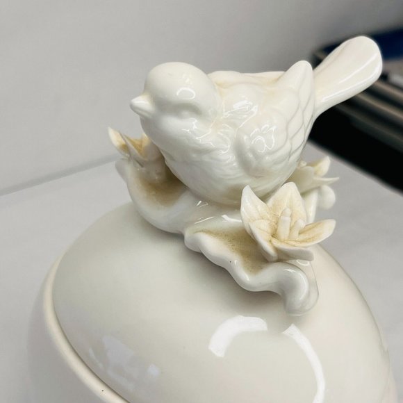 Paris Royal White Glass Oval Trinket Jewelry Box Bird Flowers on Lid No Flaws - Picture 8 of 12